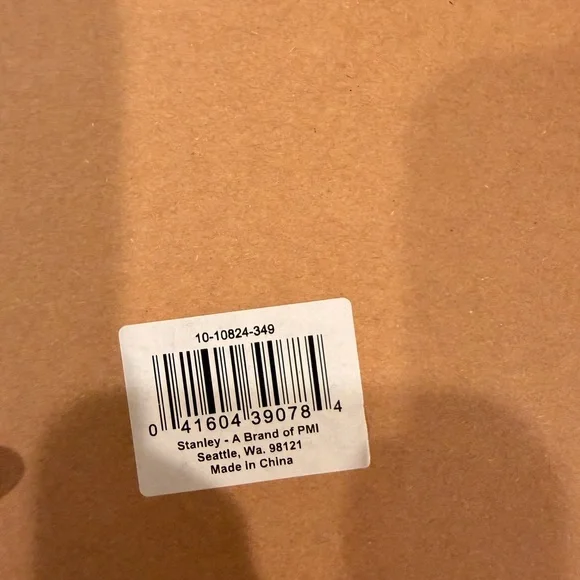 Stanley Quencher H2.0 Tumbler - White with Confetti Design And Blue Handle - Picture 6 of 6